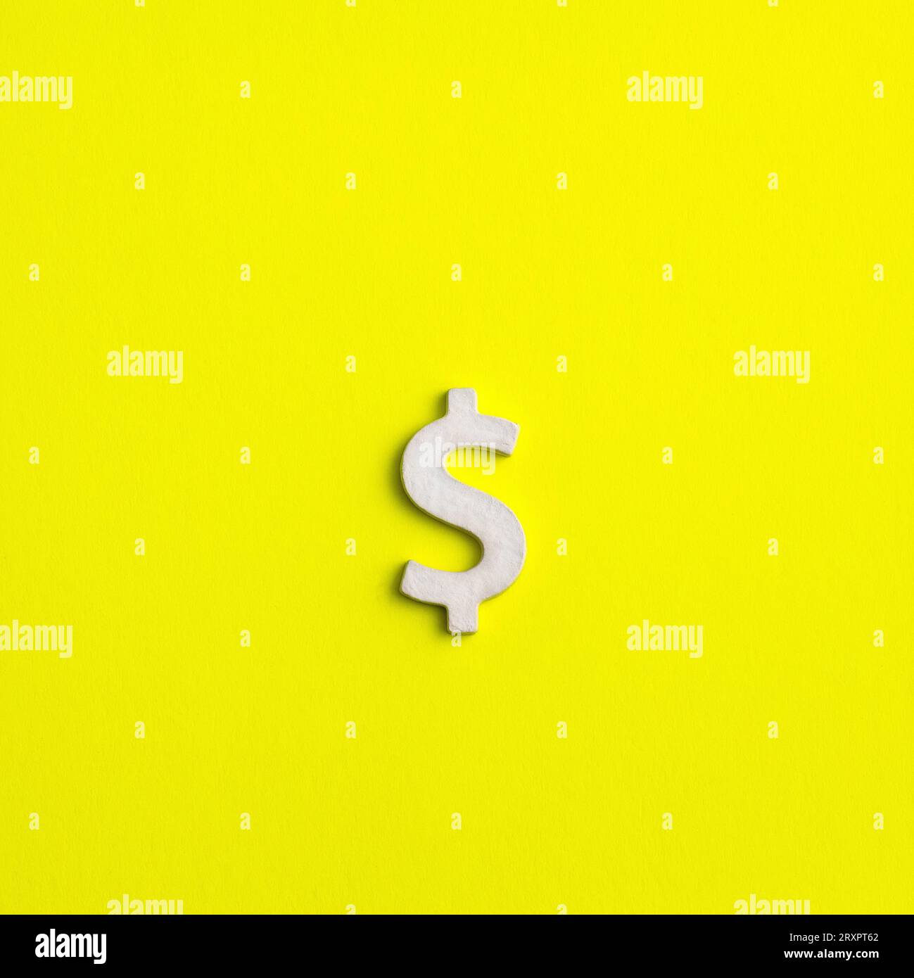 Icona del dollaro su sfondo giallo - simbolo aziendale Foto Stock