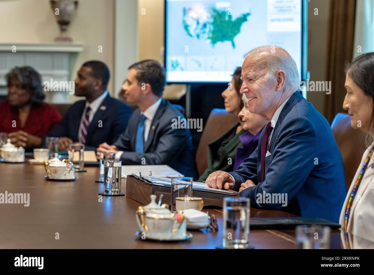 6 giugno 2023, Washington, Distretto di Columbia, USA: Il presidente Joe Biden tiene una riunione del Gabinetto, martedì 6 giugno 2023, nella sala del Gabinetto della Casa Bianca. (Immagine di credito: © Adam Schultz/Casa Bianca/ZUMA Press Wire) SOLO USO EDITORIALE! Non per USO commerciale! Foto Stock