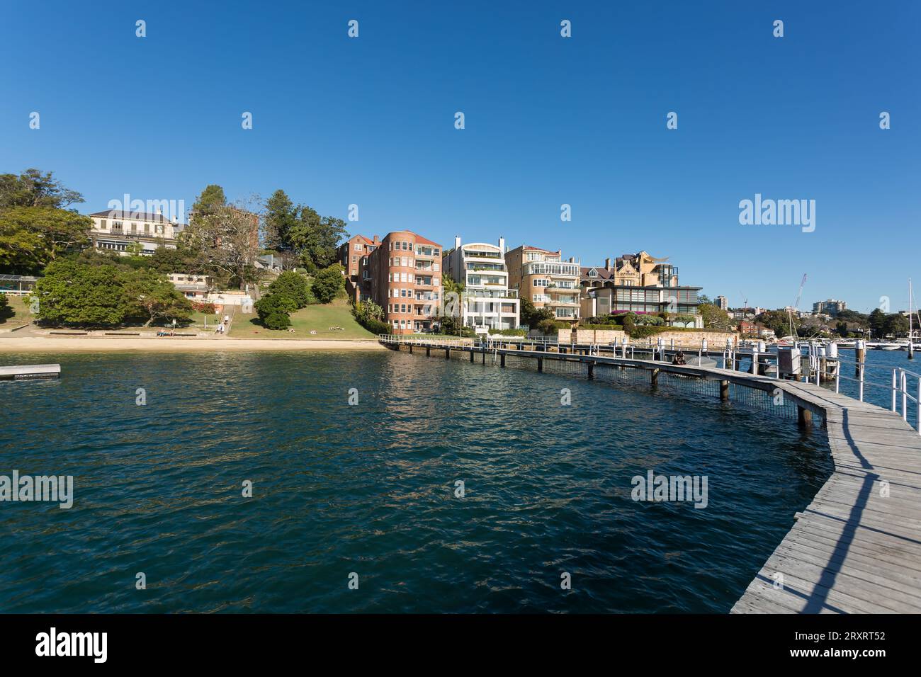 Appartamenti e case con vista sulla piscina Redleaf, conosciuta anche come Murray Rose Pool, Double Bay, Sydney, Australia. Foto Stock