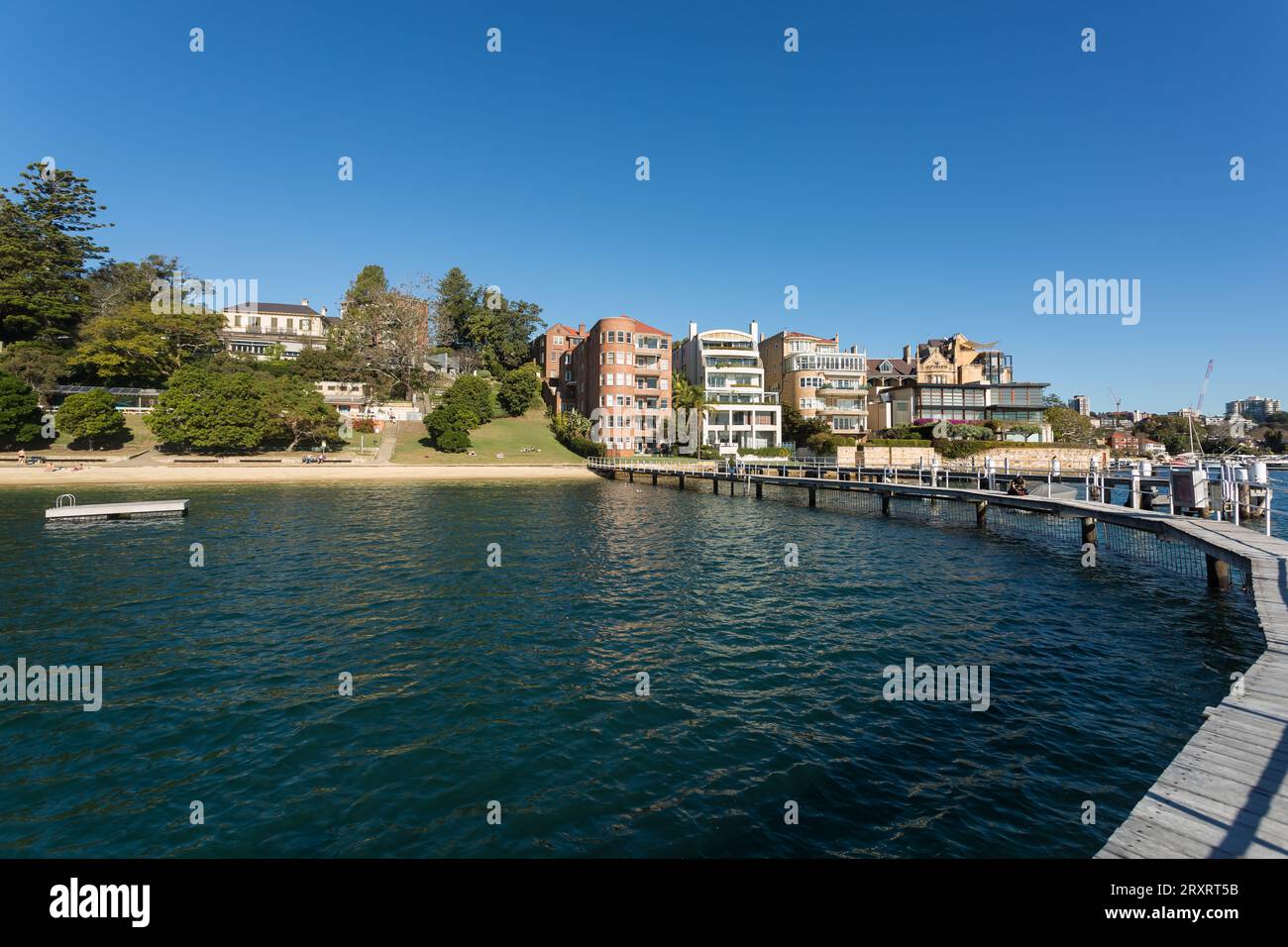 Appartamenti e case con vista sulla piscina Redleaf, conosciuta anche come Murray Rose Pool, Double Bay, Sydney, Australia. Foto Stock