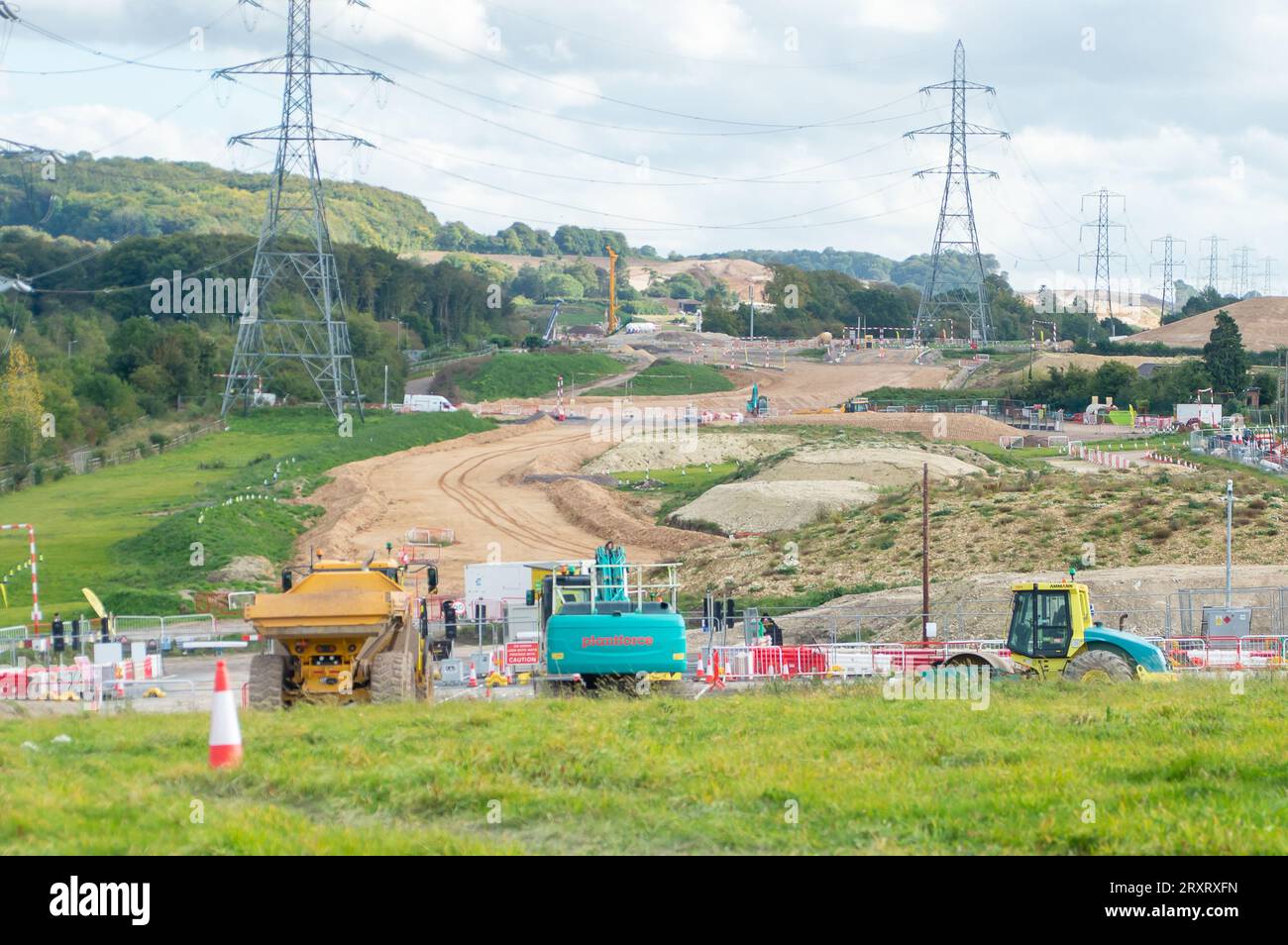 Wendover, Buckinghamshire, Regno Unito. 24 settembre 2023. Lavori di costruzione della ferrovia ad alta velocità HS2 a Wendover, Buckinghamshire. È stato ampiamente riferito nel fine settimana che il primo ministro Rishi Sunak dovrebbe tirare la spina sulla HS2 Northern Leg da Birmingham a Manchester, dato che i costi del progetto continuano a spirale fuori controllo. L'annuncio dovrebbe essere fatto alla fine di questa settimana prima della Conferenza del Partito Tory. Credito: Maureen McLean/Alamy Foto Stock