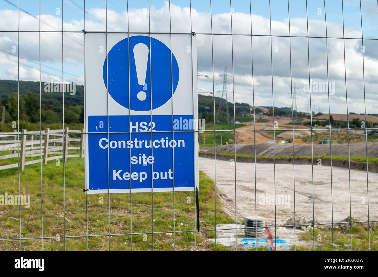 Wendover, Buckinghamshire, Regno Unito. 24 settembre 2023. Lavori di costruzione della ferrovia ad alta velocità HS2 a Wendover, Buckinghamshire. È stato ampiamente riferito nel fine settimana che il primo ministro Rishi Sunak dovrebbe tirare la spina sulla HS2 Northern Leg da Birmingham a Manchester, dato che i costi del progetto continuano a spirale fuori controllo. L'annuncio dovrebbe essere fatto alla fine di questa settimana prima della Conferenza del Partito Tory. Credito: Maureen McLean/Alamy Foto Stock