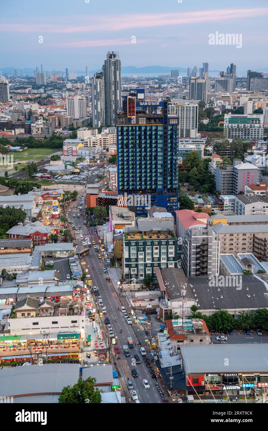Ammira la città e gli edifici del distretto di Pattaya Chonburi in Thailandia e Asia Foto Stock