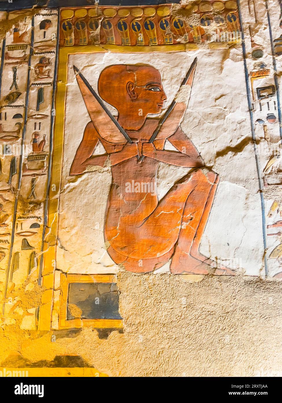 Rilievi e dipinti nella tomba di Nefertari, la grande moglie del faraone Ramses II, Valle delle Regine, sito patrimonio dell'umanità dell'UNESCO, Tebe Foto Stock