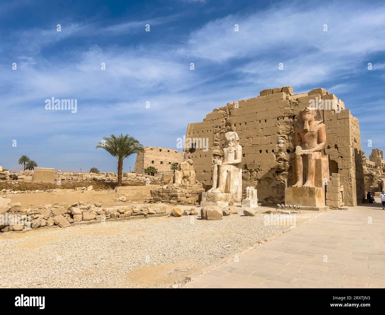 Il complesso del tempio di Karnak comprende un vasto mix di templi, piloni, cappelle e altri edifici, patrimonio dell'umanità dell'UNESCO, vicino a Luxor, Tebe Foto Stock