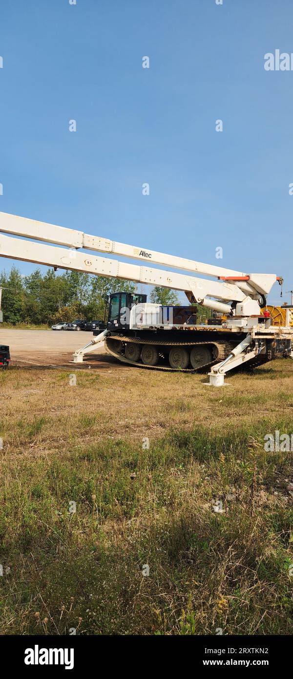 attrezzature per aziende di servizi pesanti utilizzate per la manutenzione e la riparazione in aree remote fuori strada Foto Stock