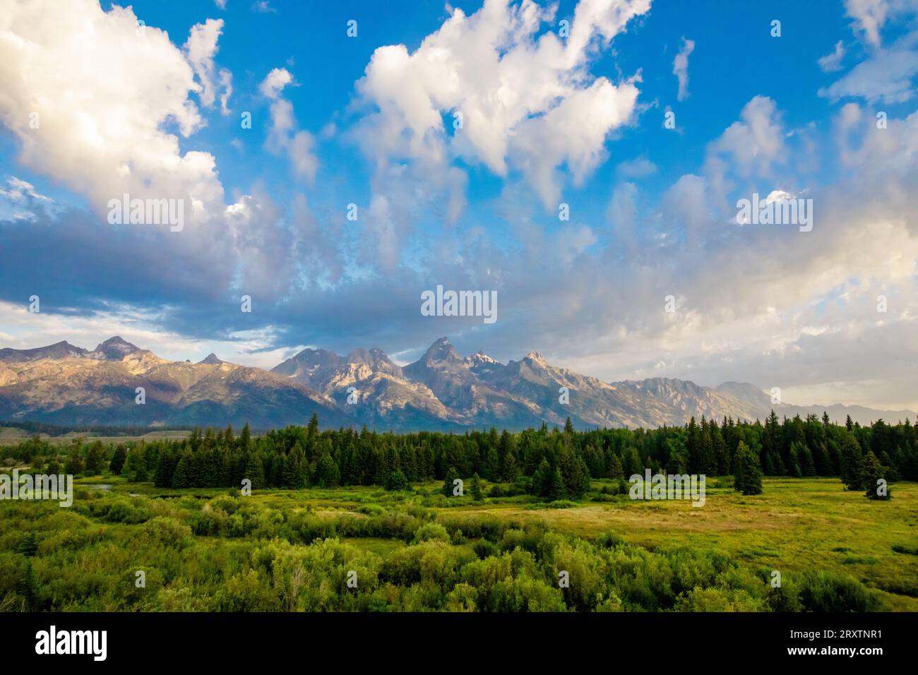 Pianure e montagne del Grand Teton National Park, Jackson, Wyoming, Stati Uniti d'America, Nord America Foto Stock