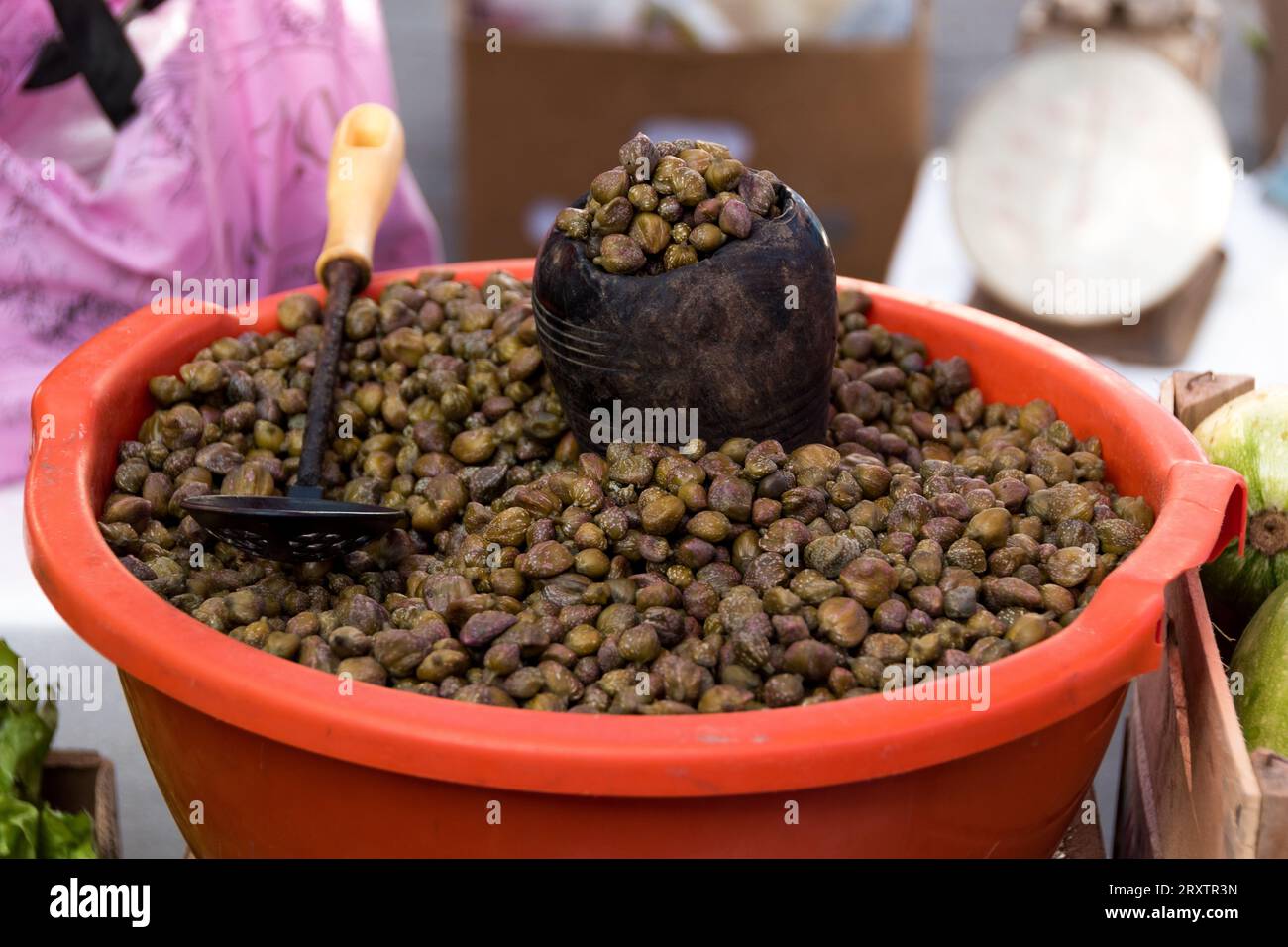 Capperi nel mercato di Marsaxlokk, Malta Foto Stock