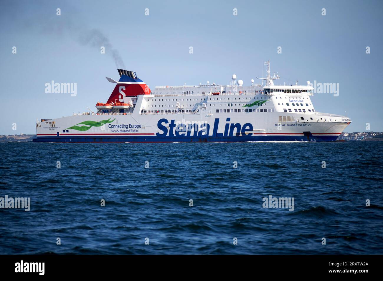 stena line stena supervast vii traghetto passeggeri sulla rotta cairnryan belfast salpando per belfast lough, irlanda del nord, regno unito Foto Stock