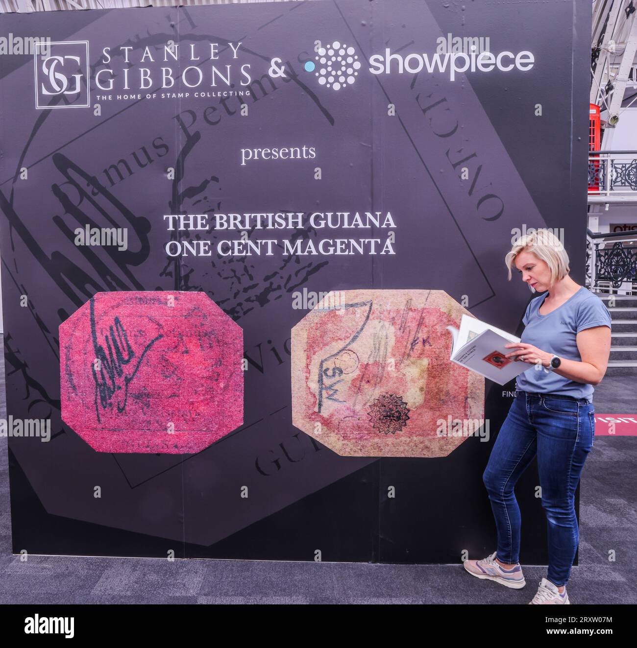 Londra, Islington , Regno Unito 27 settembre 2023 la Philatelic Traders' Society è lieta di annunciare che il membro Gold PTS, Stanley Gibbons, esporrà la sua British Guiana One Cent Magenta a Stampex dal 27 al 30 settembre. La Guiana britannica One Cent Magenta è stata presentata per l'ultima volta nel 2021 dopo essere stata venduta all'asta a New York per un enorme $ 8.307.000. Paul Quezada-Neiman/Alamy Live News Foto Stock