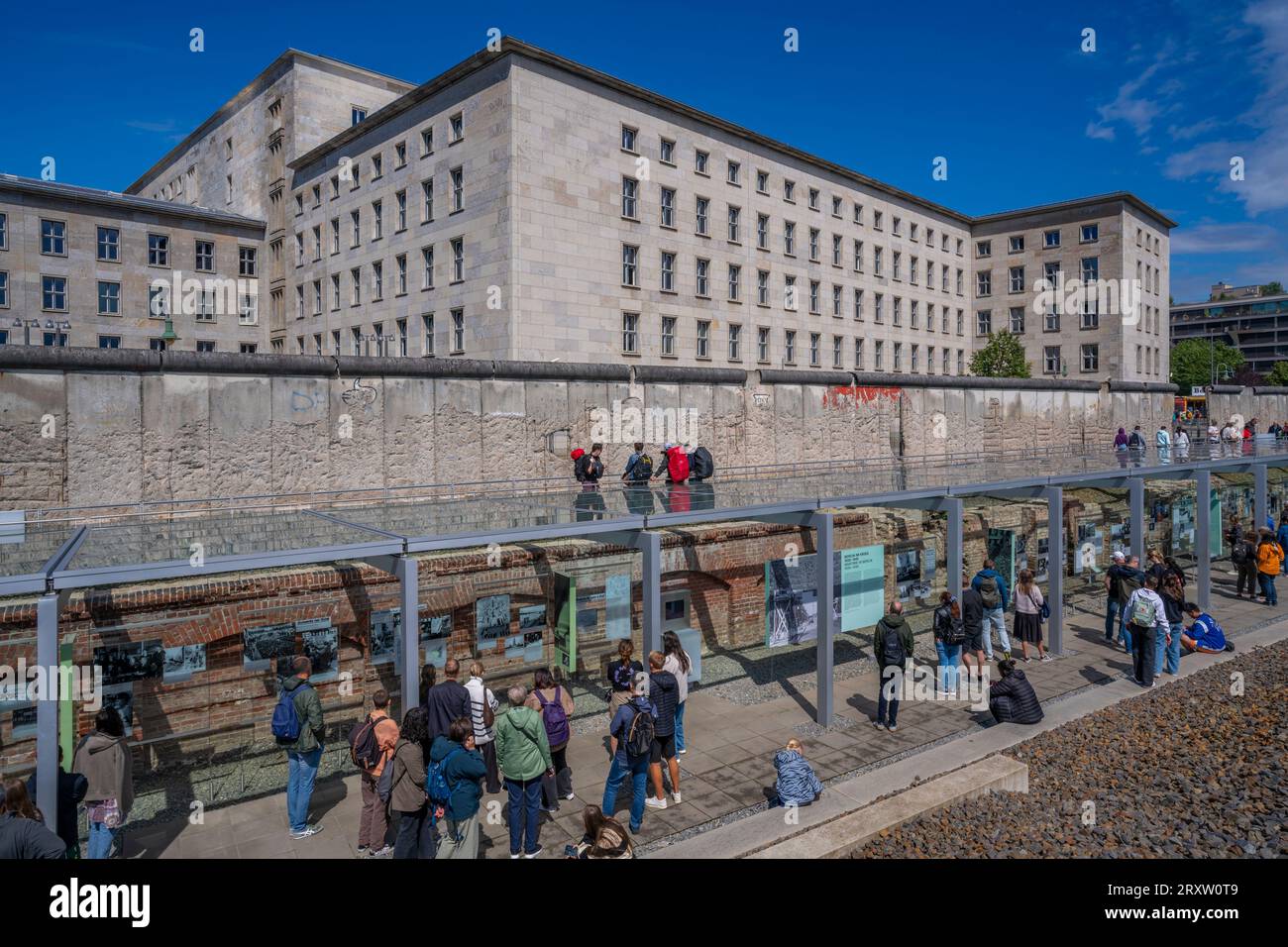 Veduta della sezione del muro di Berlino al Museo Topografia di Terrors, Berlino, Germania, Europa Foto Stock