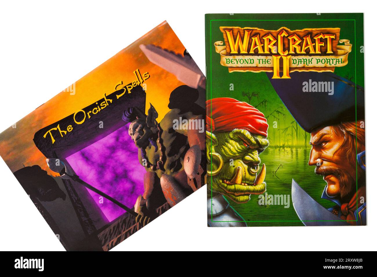 Warcraft II Tides of Darkness in edizione deluxe, Warcraft II Beyond the Dark e Orcish Spells su sfondo bianco Foto Stock