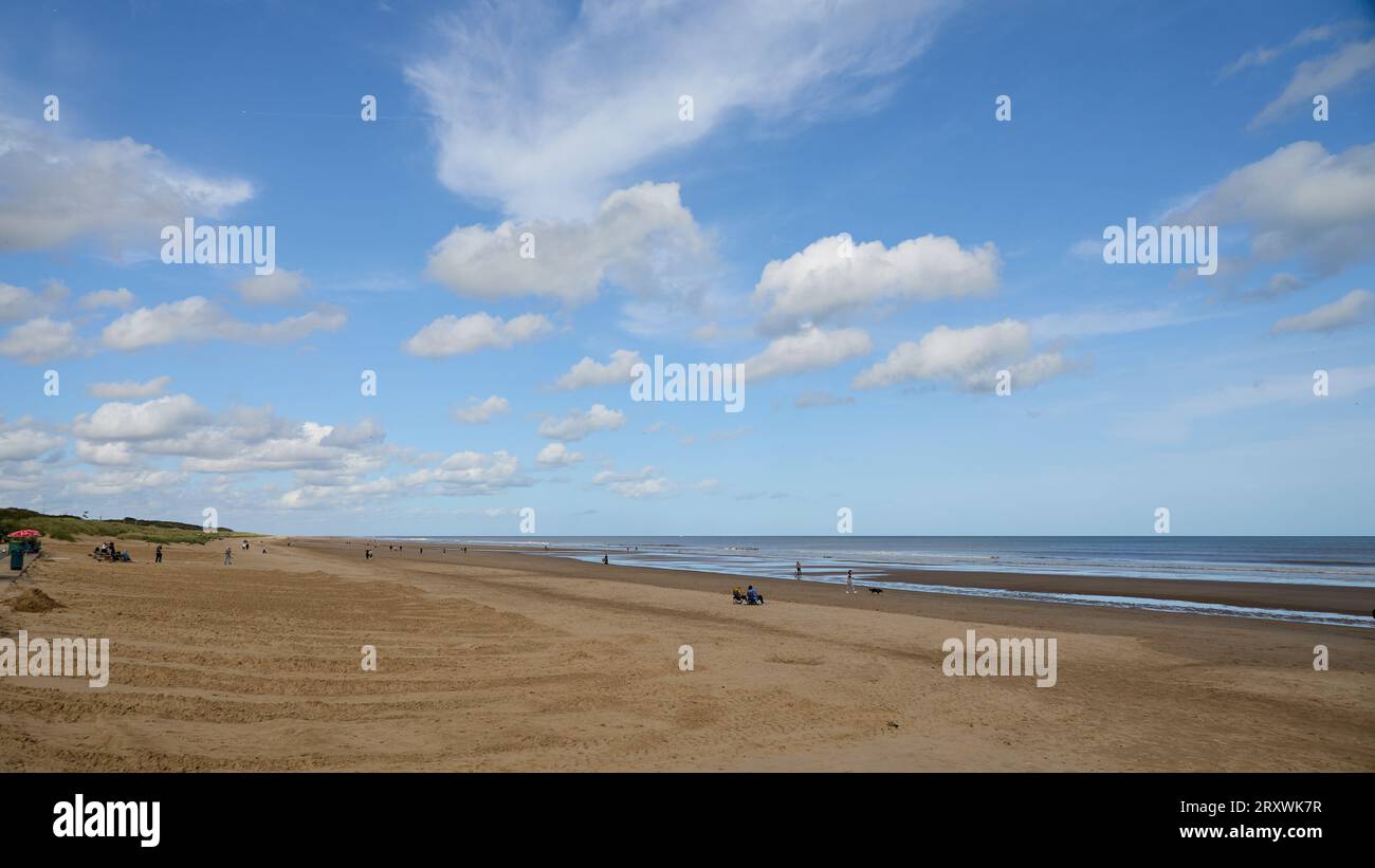 Mablethorpe, Lincolnshire, Regno Unito, 21 settembre. Vista sulla spiaggia di Mablethorpe, Lincolnshire, il 21 settembre 2023. Persone non identificate Foto Stock