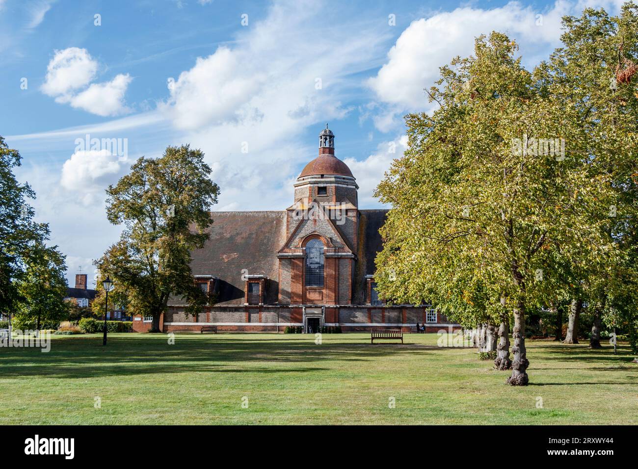 The Free Church in Hampstead Garden Suburb, Barnet, Londra Regno Unito. Fu costruito su progetto di Sir Edwin Lutyens a partire dal 1911. Foto Stock