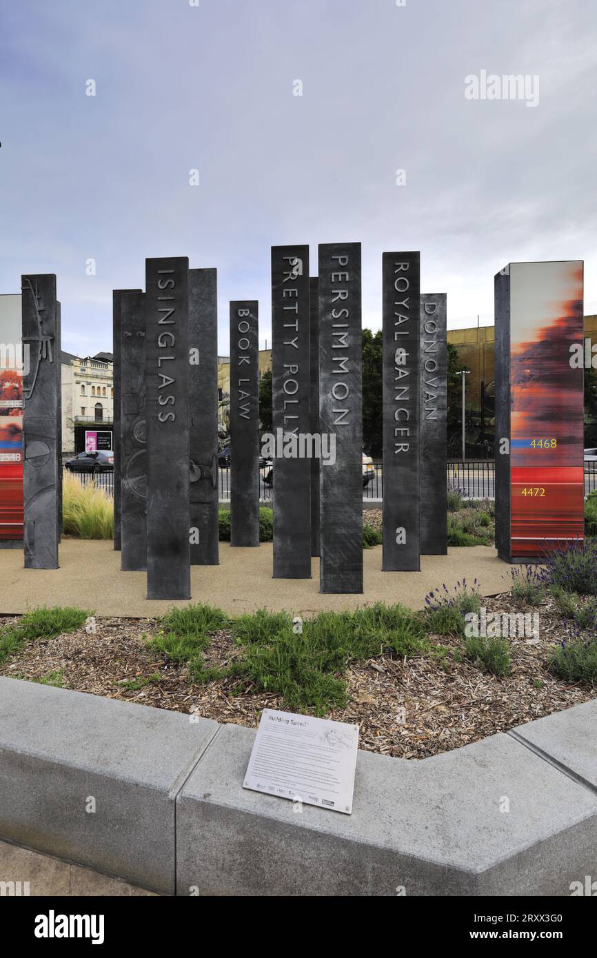 La scultura si trova all'esterno della stazione ferroviaria di Doncaster, Doncaster Town, South Yorkshire, Inghilterra, Regno Unito Foto Stock