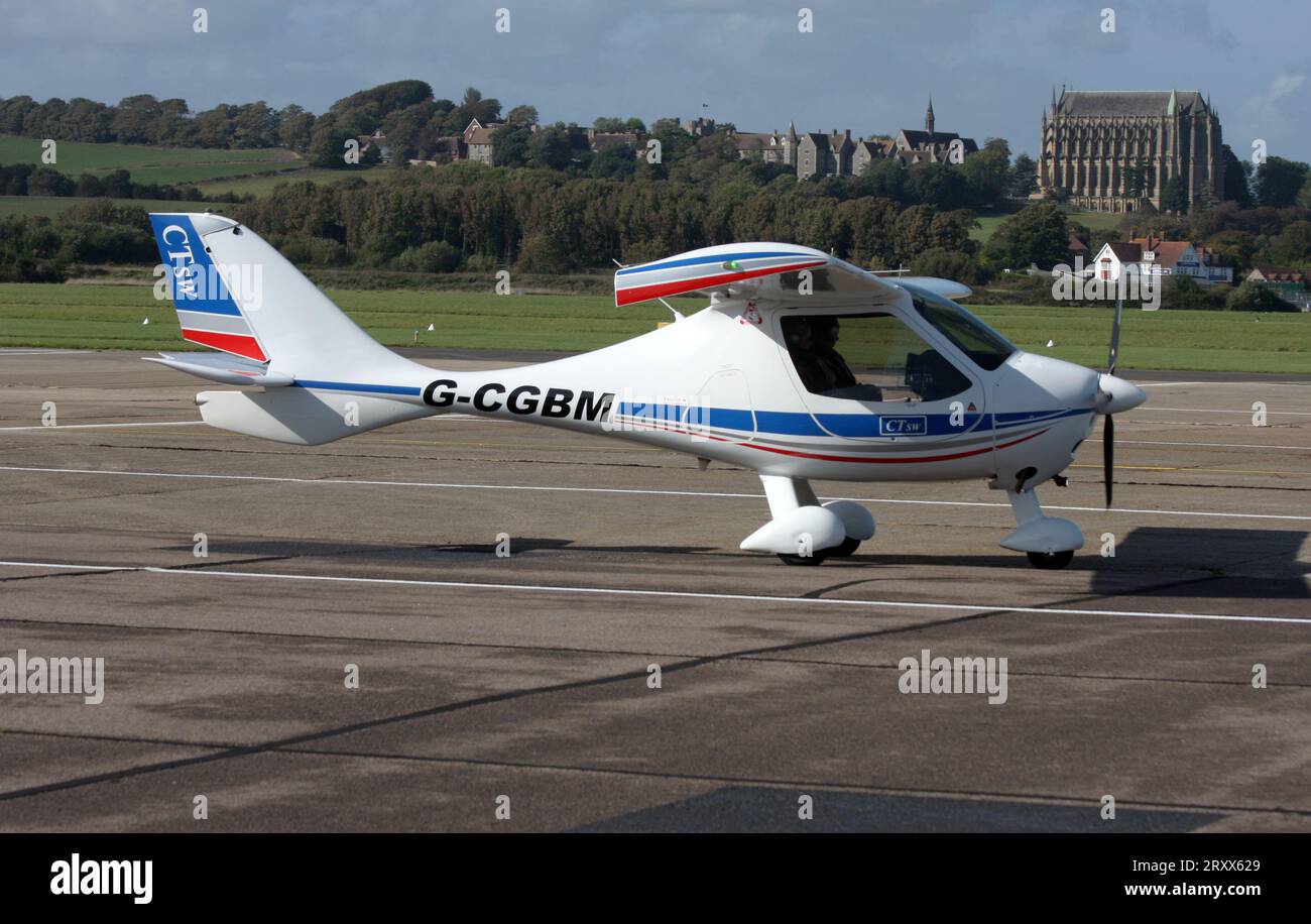 Un microluce Flight Design CT-SW sulla rampa dell'aeroporto di Brighton City Foto Stock