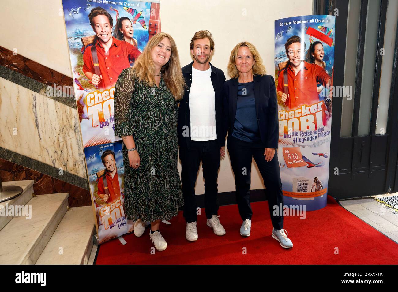 Emily Meinke, Tobias Krell und Steffi Lemke bei der Preview des Kinofilms Checker Tobi und Die Reise zu den fliegenden Flüssen im Kant Kino. Berlin, 27.09.2023 *** Emily Meinke, Tobias Krell e Steffi Lemke all'anteprima del film Checker Tobi und Die Reise zu den fliegenden Flüssen a Kant Kino Berlin, 27 09 2023 foto:XS.xGabschx/xFuturexImagex tobi 3909 Foto Stock