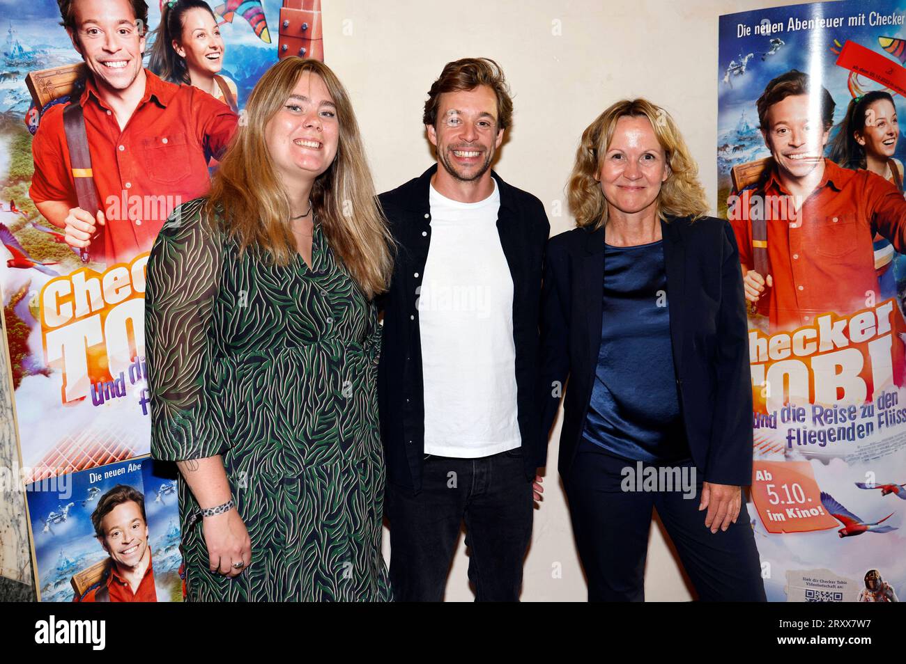 Emily Meinke, Tobias Krell und Steffi Lemke bei der Preview des Kinofilms Checker Tobi und Die Reise zu den fliegenden Flüssen im Kant Kino. Berlin, 27.09.2023 *** Emily Meinke, Tobias Krell e Steffi Lemke all'anteprima del film Checker Tobi und Die Reise zu den fliegenden Flüssen a Kant Kino Berlin, 27 09 2023 foto:XS.xGabschx/xFuturexImagex tobi 3910 Foto Stock