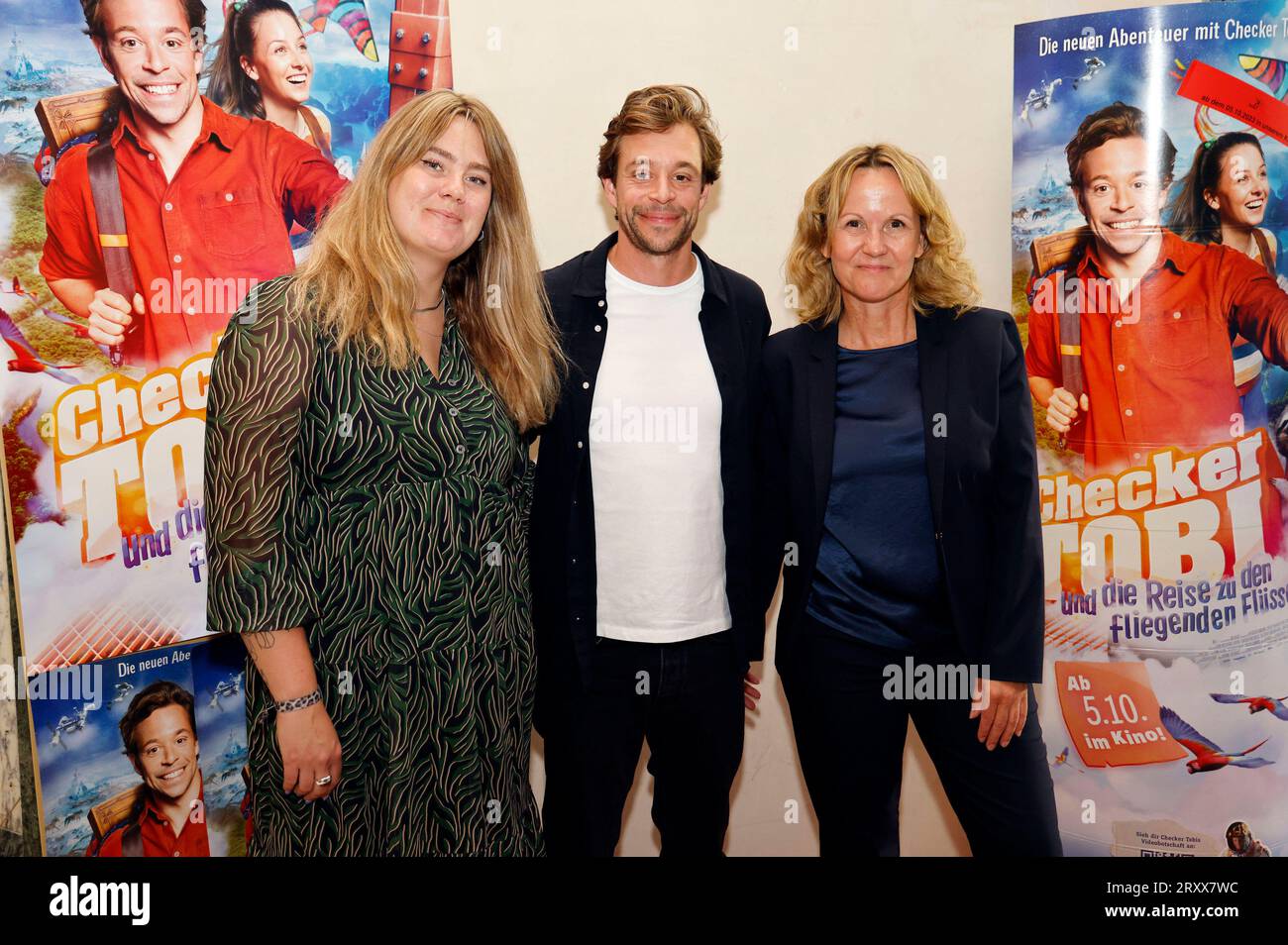 Emily Meinke, Tobias Krell und Steffi Lemke bei der Preview des Kinofilms Checker Tobi und Die Reise zu den fliegenden Flüssen im Kant Kino. Berlin, 27.09.2023 *** Emily Meinke, Tobias Krell e Steffi Lemke all'anteprima del film Checker Tobi und Die Reise zu den fliegenden Flüssen a Kant Kino Berlin, 27 09 2023 foto:XS.xGabschx/xFuturexImagex tobi 3911 Foto Stock
