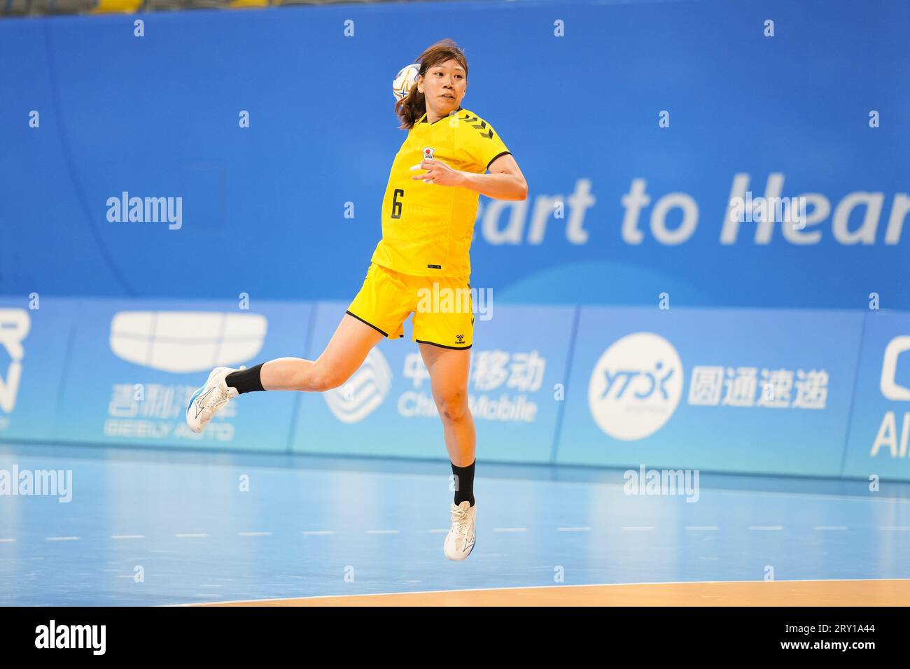 Yumi Kitahara (JPN), 27 SETTEMBRE 2023 - Handball: Women's Group B Match tra Giappone e Nepal al Zhejiang Normal University Xiaoshan Gymnasium durante i Giochi asiatici di Hangzhou del 2022 a Hangzhou, Cina. (Foto di AFLO SPORT) credito: Aflo Co. Ltd./Alamy Live News Foto Stock