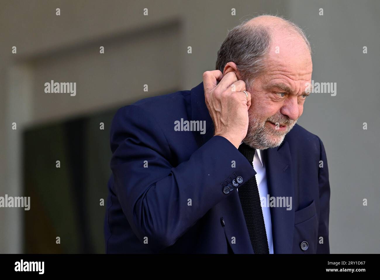 Julien Mattia / le Pictorium - al termine della riunione del Consiglio dei ministri del 27 settembre 2023. - 27/09/2023 - Francia / Ile-de-France (regione) / Parigi - il Ministro della giustizia Eric dupond-Moretti uscente dal Consiglio dei ministri, all'Elysee, 27 settembre 2023 crediti: LE PICTORIUM/Alamy Live News Foto Stock