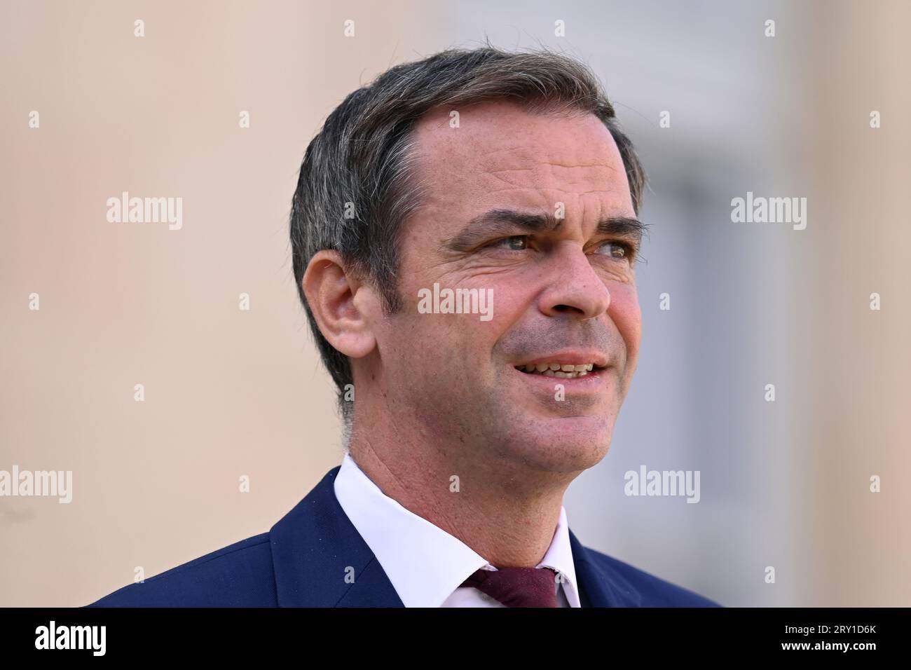 Julien Mattia / le Pictorium - al termine della riunione del Consiglio dei ministri del 27 settembre 2023. - 27/09/2023 - Francia / Ile-de-France (regione) / Parigi - portavoce del governo Olivier Veran all'uscita del Consiglio dei ministri, al Palazzo dell'Eliseo, 27 settembre 2023 credito: LE PICTORIUM/Alamy Live News Foto Stock