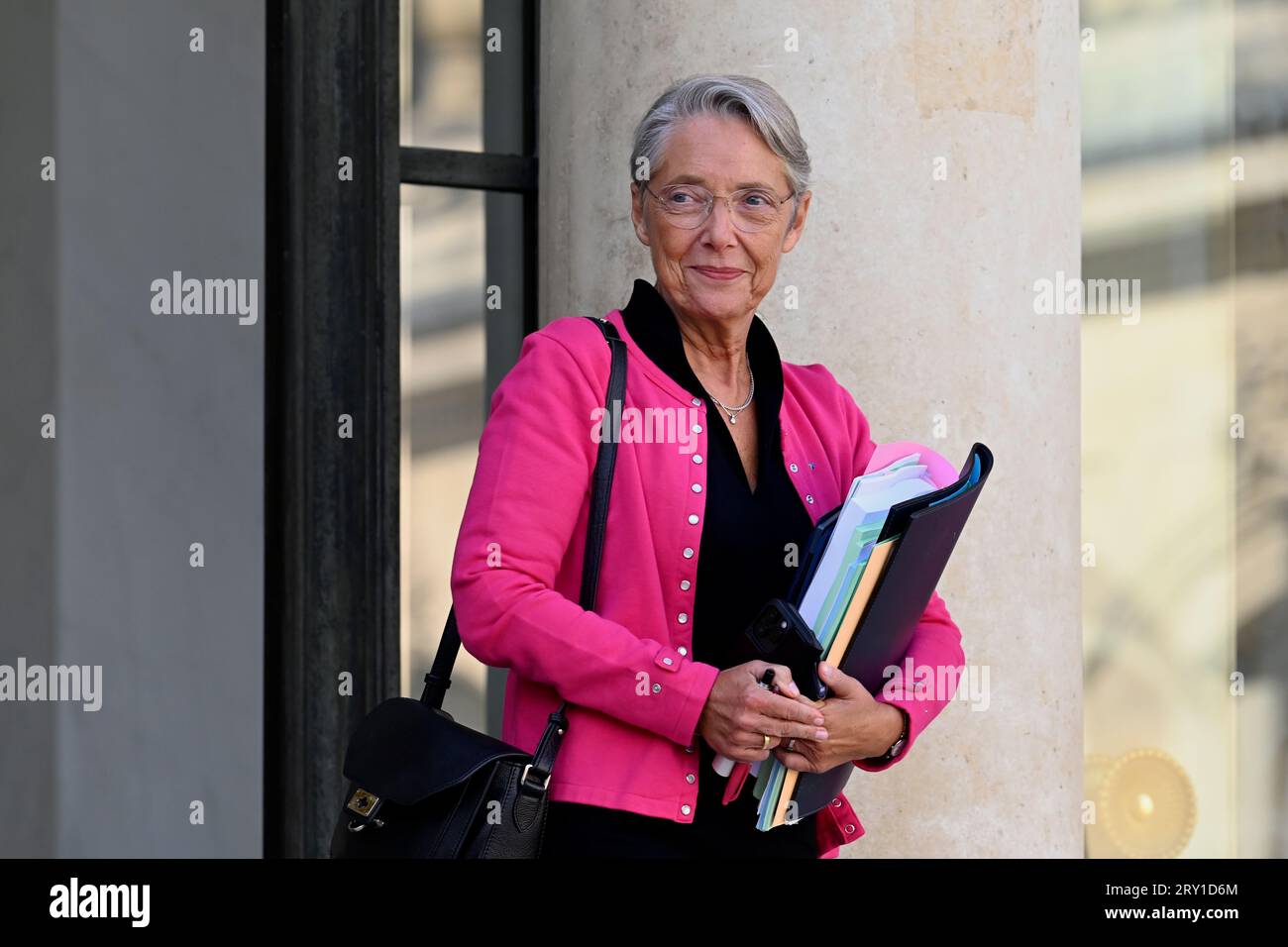 Julien Mattia / le Pictorium - al termine della riunione del Consiglio dei ministri del 27 settembre 2023. - 27/09/2023 - Francia / Ile-de-France (regione) / Parigi - il primo ministro Elisabeth Borne lascia il Consiglio dei ministri, al Palazzo Elysee, il 27 settembre 2023 crediti: LE PICTORIUM/Alamy Live News Foto Stock