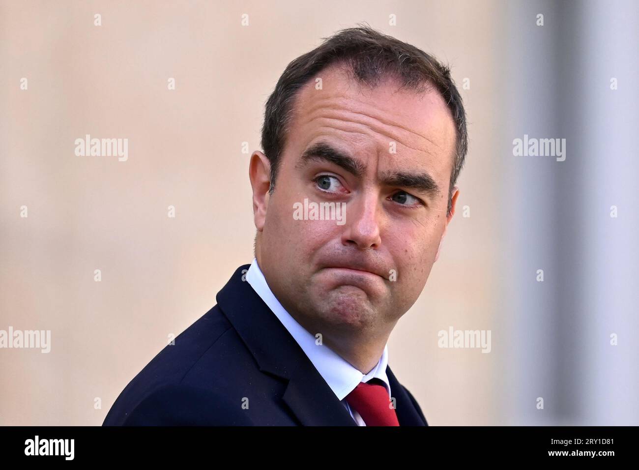 Julien Mattia / le Pictorium - al termine della riunione del Consiglio dei ministri del 27 settembre 2023. - 27/09/2023 - Francia / Ile-de-France (regione) / Parigi - il ministro delle forze armate Sebastien Lecornu in uscita dal Consiglio dei ministri, all'Elysee, 27 settembre 2023. Crediti: LE PICTORIUM/Alamy Live News Foto Stock
