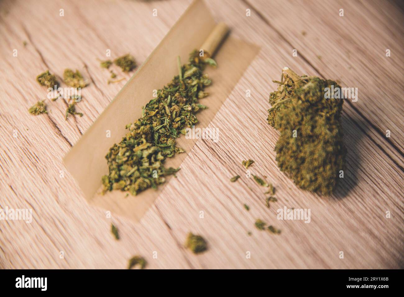 Sigaretta di canapa. CBD Foto Stock