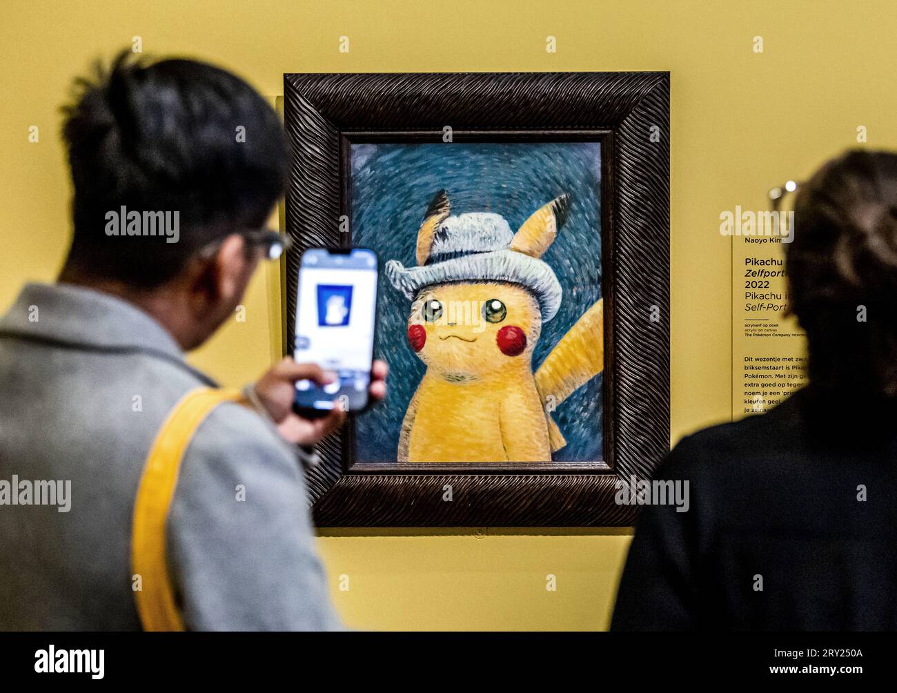 AMSTERDAM - dipinti nel Museo Van Gogh di artisti ispirati ai Pokémon. Alcune delle opere più note di Vincent van Gogh hanno ispirato i sei dipinti che gli artisti hanno creato di Pokémon. ANP REMKO DE WAAL netherlands Out - belgium Out Foto Stock