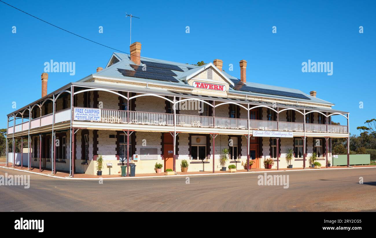 Il grande Olde' Dumbleyung Inn, un pub di campagna nella regione di Wheatbelt dell'Australia Occidentale Foto Stock