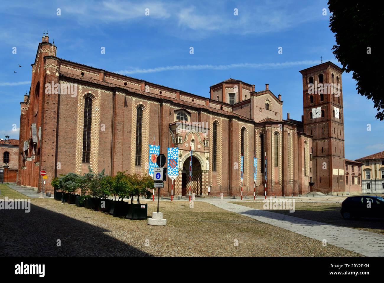 Italien, Asti, 04.09.2023 Asti ist eine Stadt in Nordwest-Italien. SIE liegt in der Region Piemont und ist das Verwaltungszentrum der Provinz Asti. Foto: Cattedrale Santa Maria Assunta Italien-Asti *** Italia, Asti, 04 09 2023 Asti è una città dell'Italia nord-occidentale si trova nella regione Piemonte ed è il centro amministrativo della provincia di Asti Photo Cathedral di Santa Maria Assunta Italia Asti Foto Stock