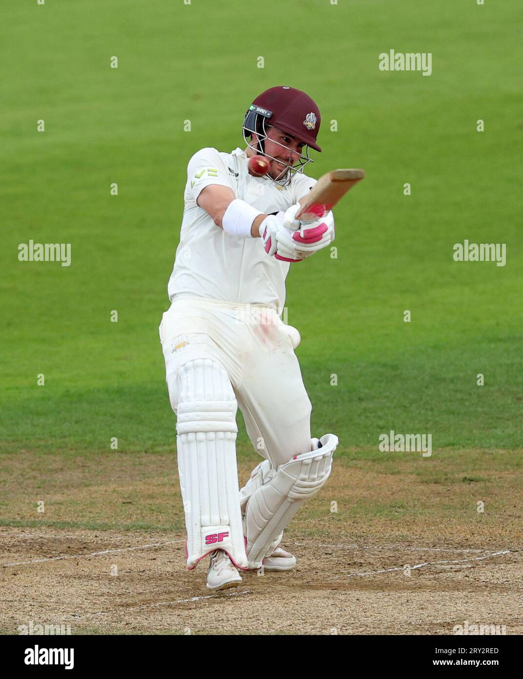 Surrey's Rory Burns in battuta durante il terzo giorno della partita del campionato LV= Insurance County all'Ageas Bowl di Southampton. Data foto: Giovedì 28 settembre 2023. Foto Stock