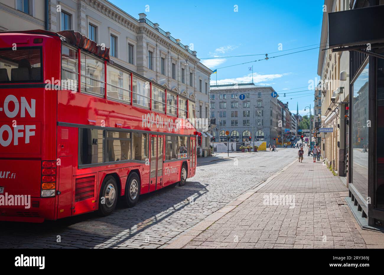 Helsinki, Finlandia - 23 luglio 2023: Tour panoramico in autobus nel centro di Helsinki. Foto Stock