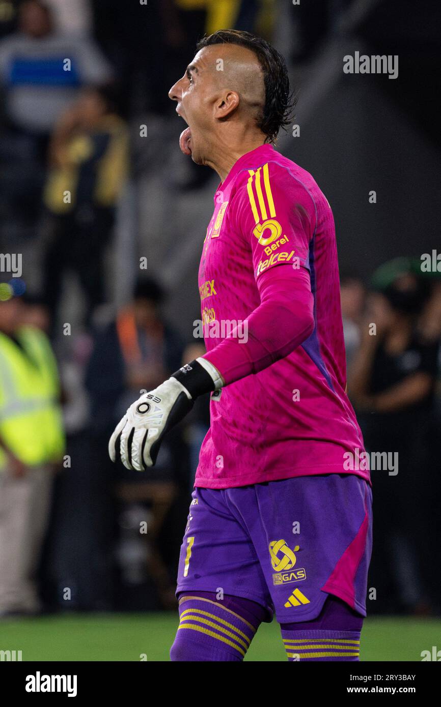 Il portiere Tigres UANL Nahuel Guzmán (1) reagisce durante la finale di Campeones Cup 2023 contro il LAFC, mercoledì 27 settembre 2023, al BMO Stadium, i Foto Stock