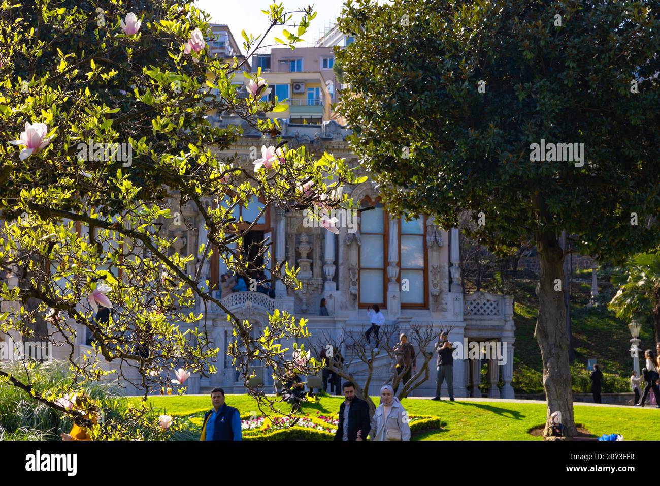Ihlamur Kasri o padiglione Ihlamur in primavera. Famosi edifici di Istanbul. Istanbul Turkiye - 3.24.2023 Foto Stock