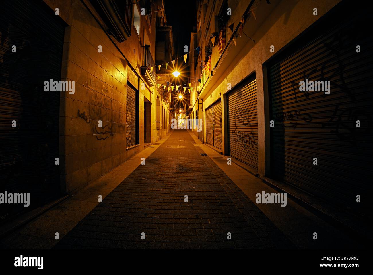 Vicoli notturni di Lloret de Mar. Centro di Lloret, Girona, Spagna. Foto Stock