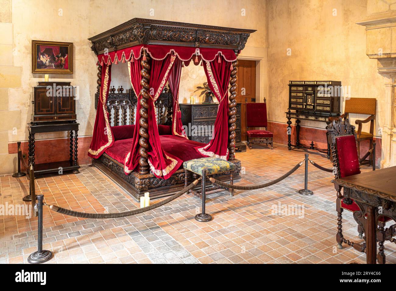 Amboise, Francia - 12 agosto 2023: La storica camera da letto di Leonardo da Vinci nel Clos luce di Amboise, dove l'artista ha vissuto gli ultimi tre anni Foto Stock