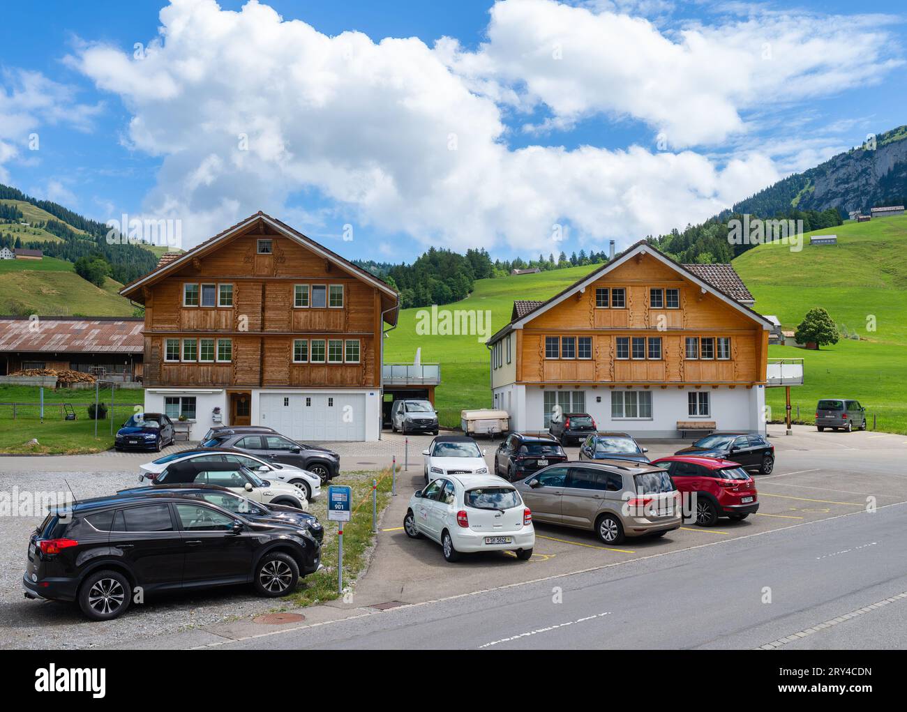 Brulisau, Svizzera - 4 luglio 2023: Brulisau è un villaggio nel cantone svizzero di Appenzello Ausserrhoden ed è anche la stazione di partenza dell'Hohe Foto Stock