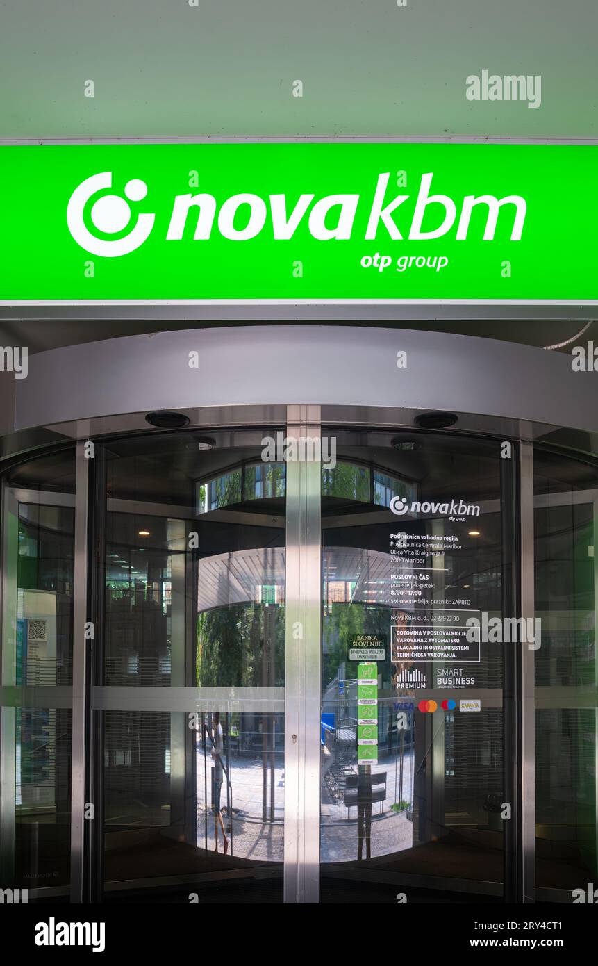 Maribor, Slovenia - 16 luglio 2023: Il gruppo OTP è proprietario di Nova KBM Bank in Slovenia Foto Stock