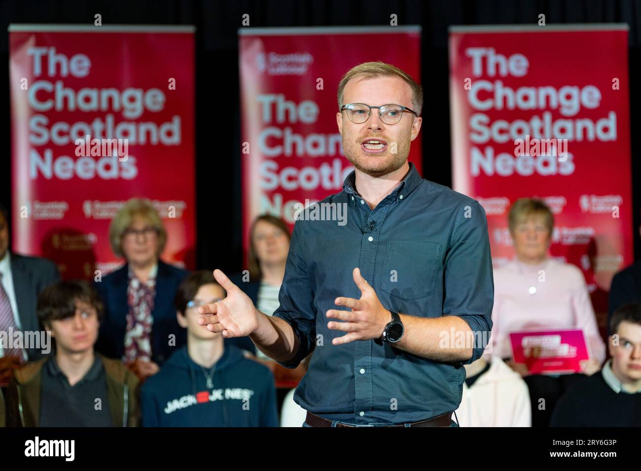 Hamilton, Scozia, Regno Unito. 29 settembre 2023. Il leader del Partito Laburista, Sir Keir Starmer, si unì ad Anas Sarwar, Michael Shanks e Jackie Baillie per una manifestazione laburista scozzese in vista delle elezioni suppletive di Rutherglen e Hamilton West la settimana prossima. Il Partito laburista scozzese spera di prendere il seggio dal SNP. PIC; candidato Michael Shanks. Iain Masterton/Alamy Live News Foto Stock