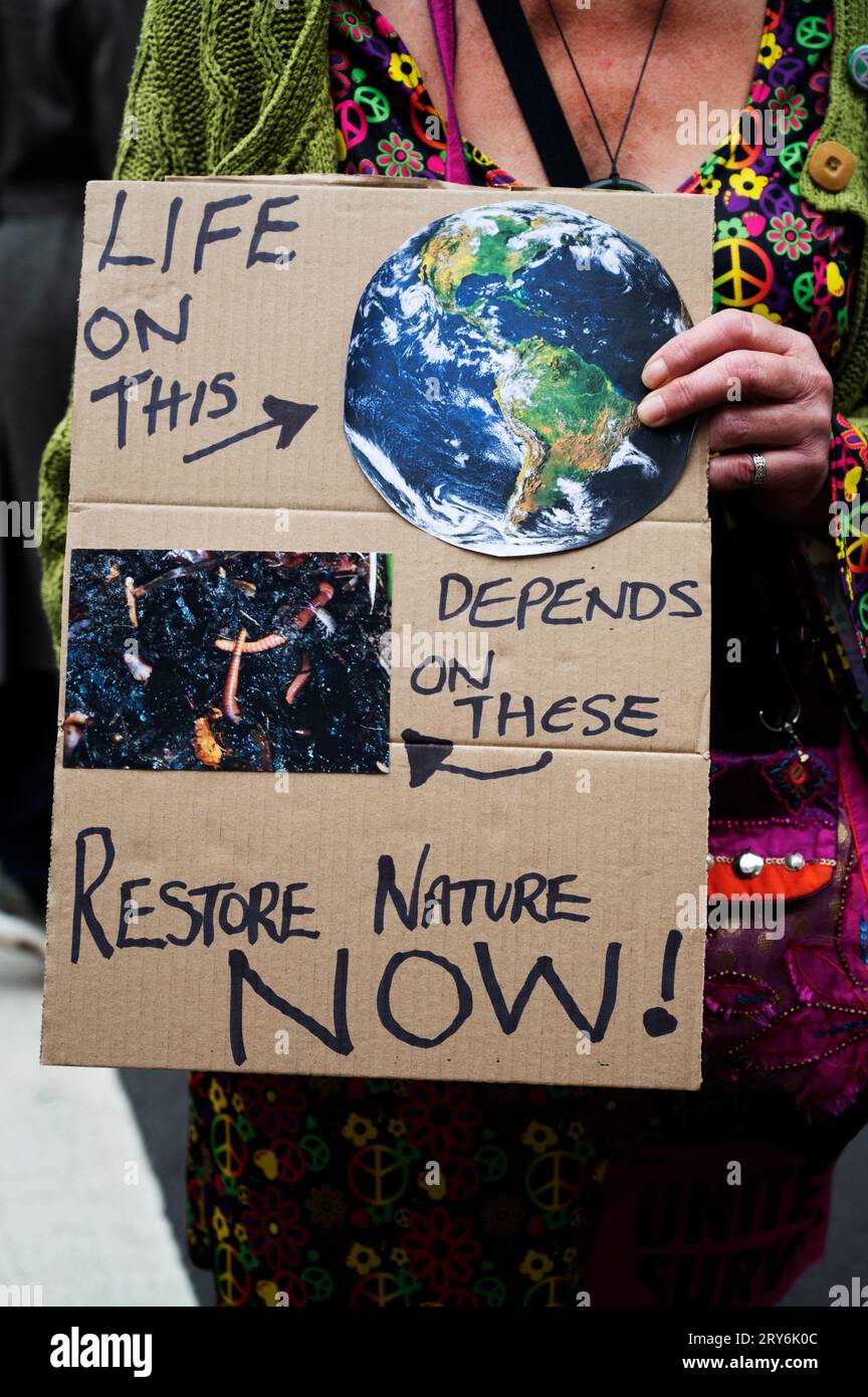 Ripristina la natura ora. Protesta fuori dalla DEFRA il 28 settembre 2023 Foto Stock