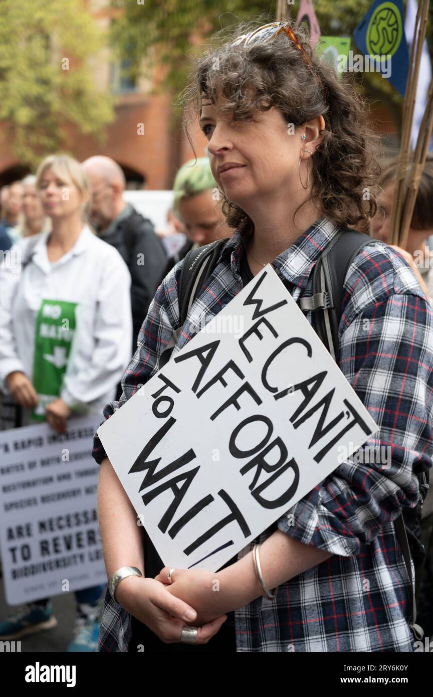 Ripristina la natura ora. Protesta fuori dalla DEFRA il 28 settembre 2023 Foto Stock