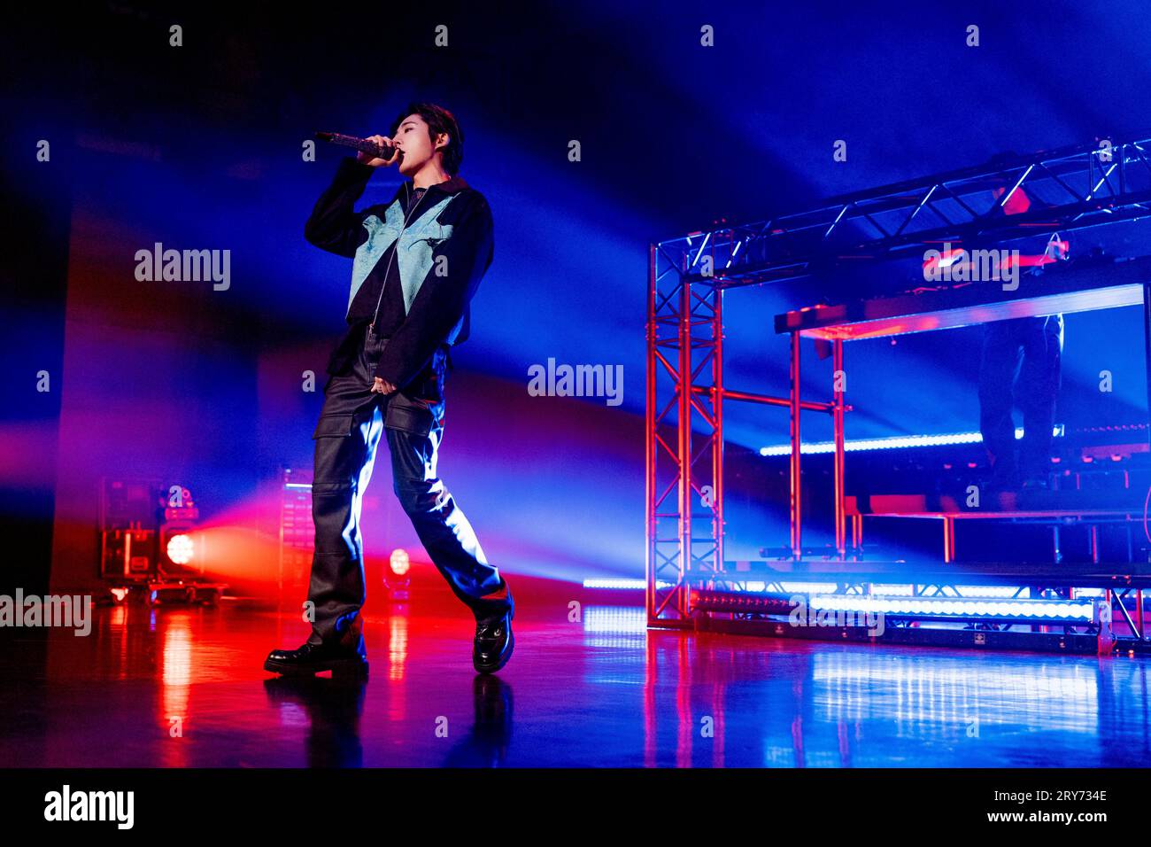 Italia 28 settembre 2023 B.I - Tour del rapper k-pop Kim Han-bin Love or Die Europe - Live al club Alcatraz di Milano © Andrea Ripamonti / Alamy Foto Stock