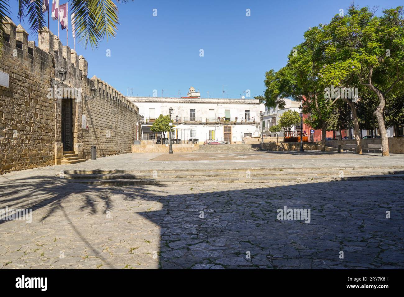 Piazza del castello di San Marcos, El Puerto de Santa María, fortezza del XIII secolo, Cadice, Andalusia, Spagna. Foto Stock