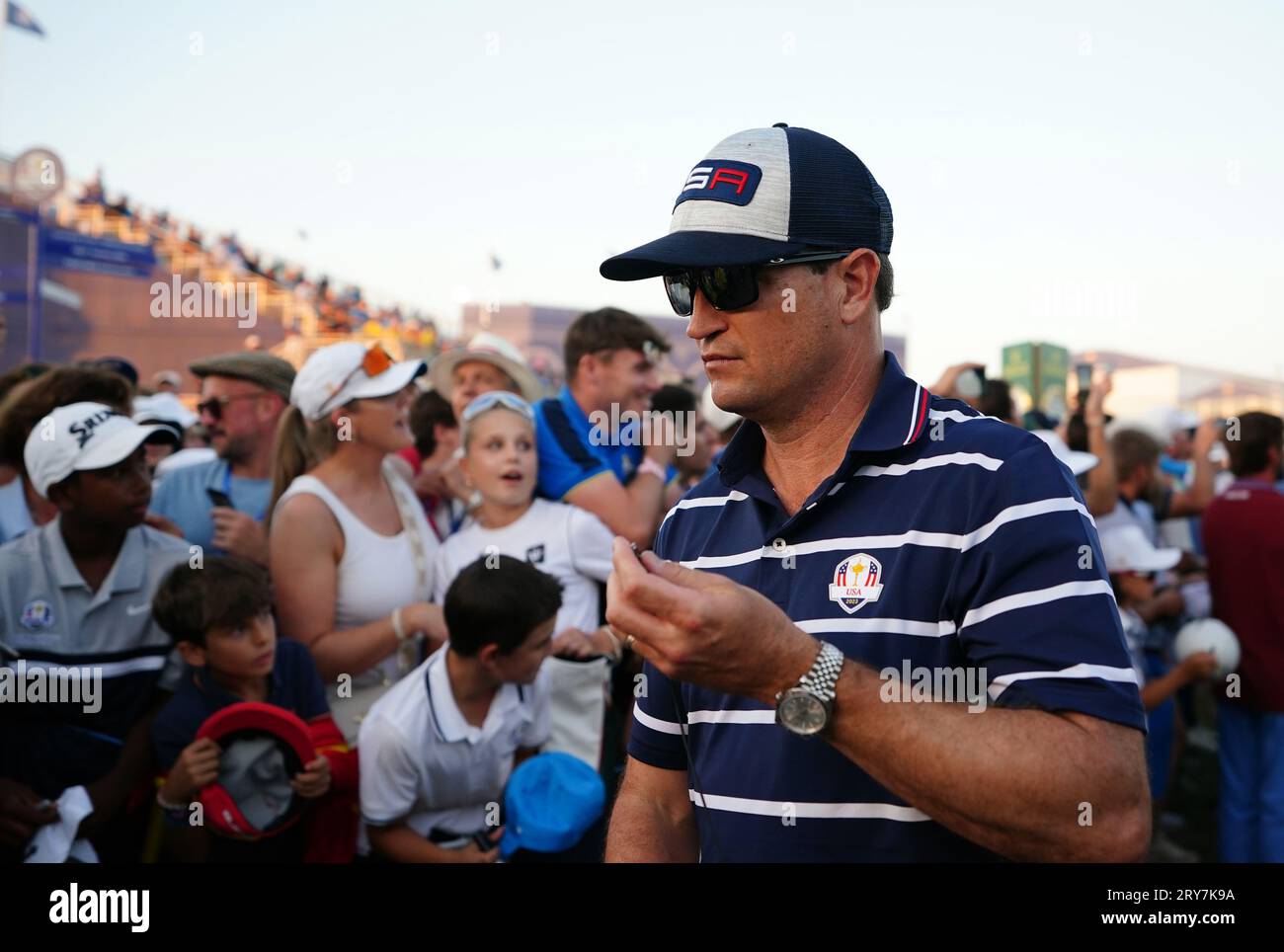 Il capitano degli Stati Uniti Zach Johnson segue le fourballs nel primo giorno della 44a Ryder Cup al Marco Simone Golf and Country Club di Roma, Italia. Data immagine: Venerdì 29 settembre 2023. Foto Stock