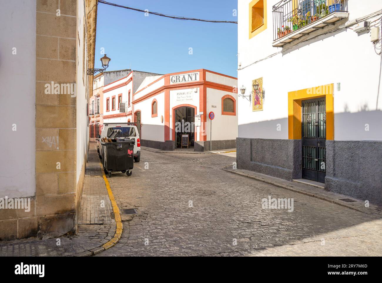 Edifici esterni e magazzini Bodegas, El Puerto de Santa Maria, provincia di Cadice, Andalusia, Spagna. Foto Stock