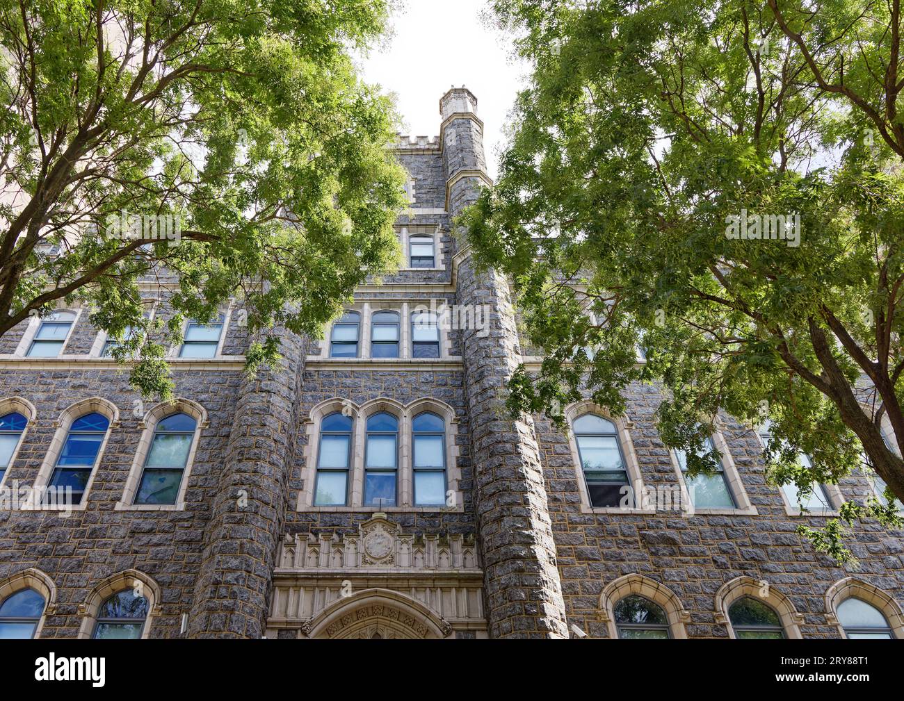 Fortune Academy, al 630 di Riverside Drive, è una casa a metà strada simile a un castello gotico per ex prigionieri; è convertita da un collegio femminile. Foto Stock