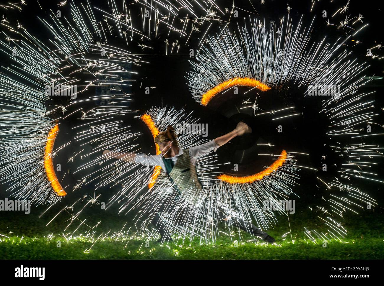 Chomutov, Repubblica Ceca. 5 maggio 2023. Il Centre for New Circus Cirqueon ha organizzato un evento culturale ed educativo Circus base a Chomutov, Repubblica Ceca, 5 maggio 2023. The Blackout Paradox Presents Recombination, diretto da Anton Elias. Crediti: Ondrej Hajek/CTK Photo/Alamy Live News Foto Stock