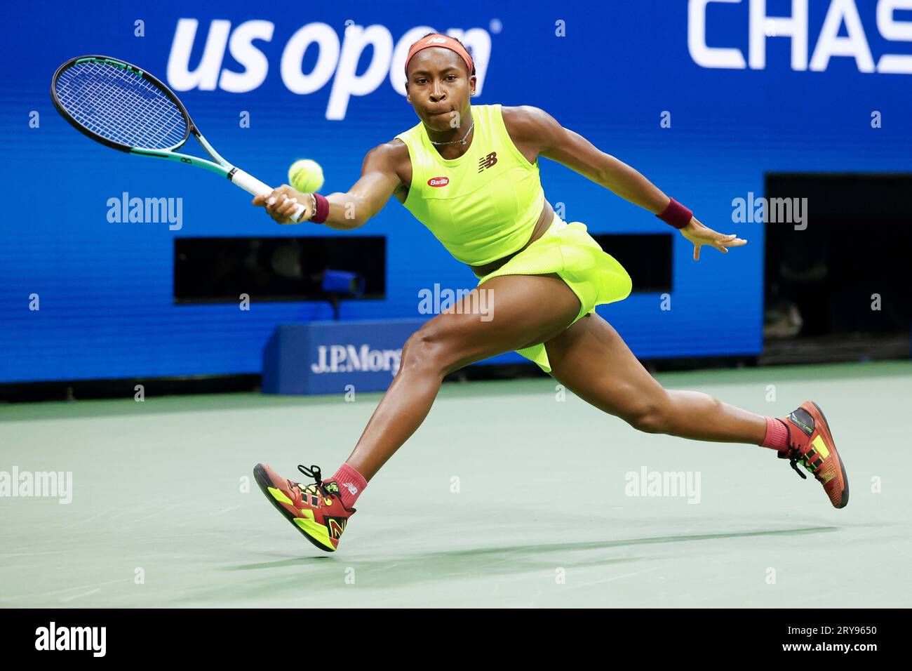 Tennisspielerin Coco Gauff USA ad Aktion bei den US Open 2023, USTA Billie Jean King National Tennis Center, Flushing Meadows, Queens, New York, USA Foto Stock